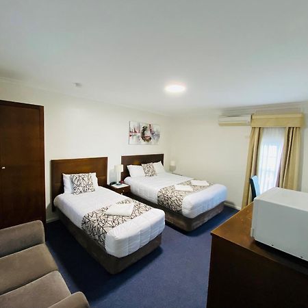 Colonial Lodge Motor Inn Yass Εξωτερικό φωτογραφία