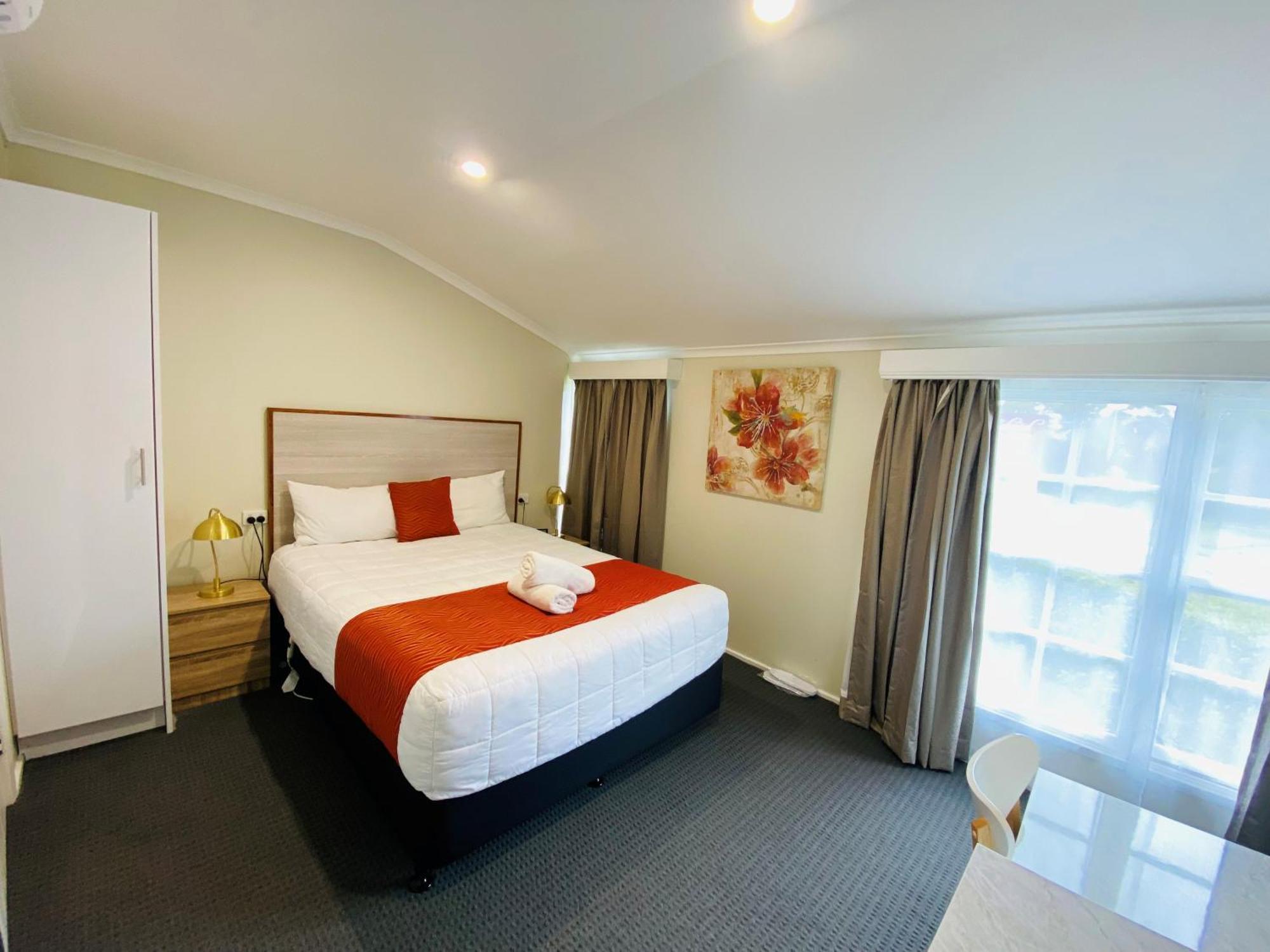 Colonial Lodge Motor Inn Yass Εξωτερικό φωτογραφία