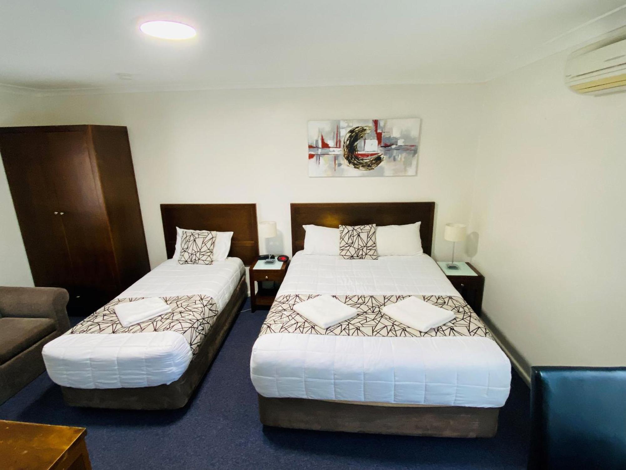 Colonial Lodge Motor Inn Yass Εξωτερικό φωτογραφία