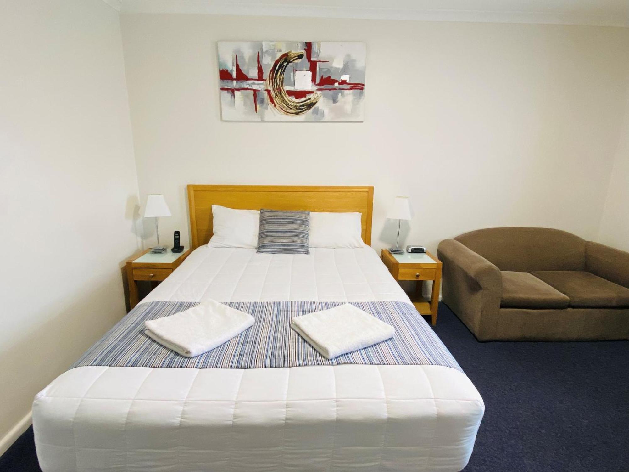 Colonial Lodge Motor Inn Yass Εξωτερικό φωτογραφία