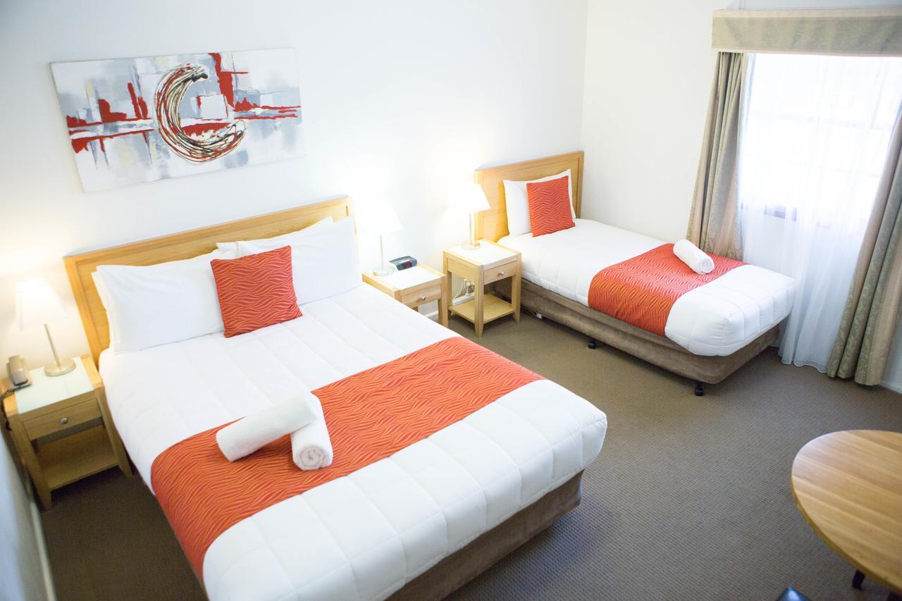 Colonial Lodge Motor Inn Yass Εξωτερικό φωτογραφία